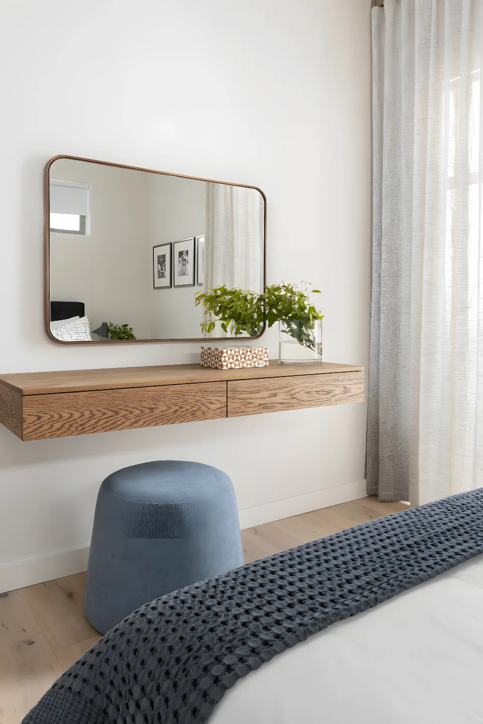 Bedroom detail