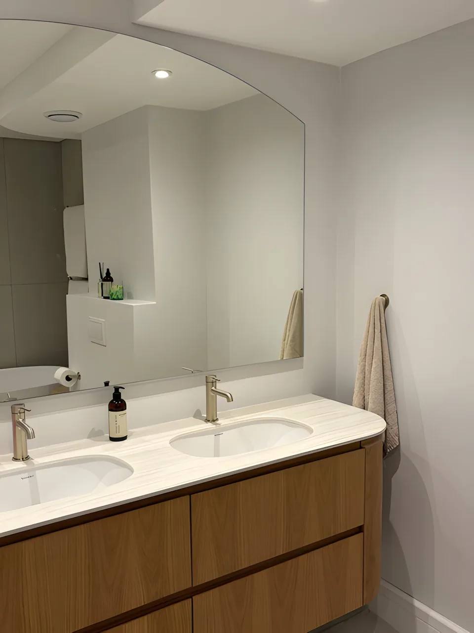 Bathroom vanity
